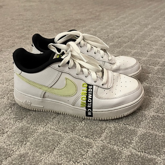 Nike Air Force One - Picture 2 of 4